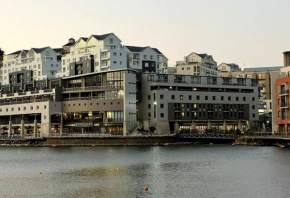 The Hippo Luxury Apartment